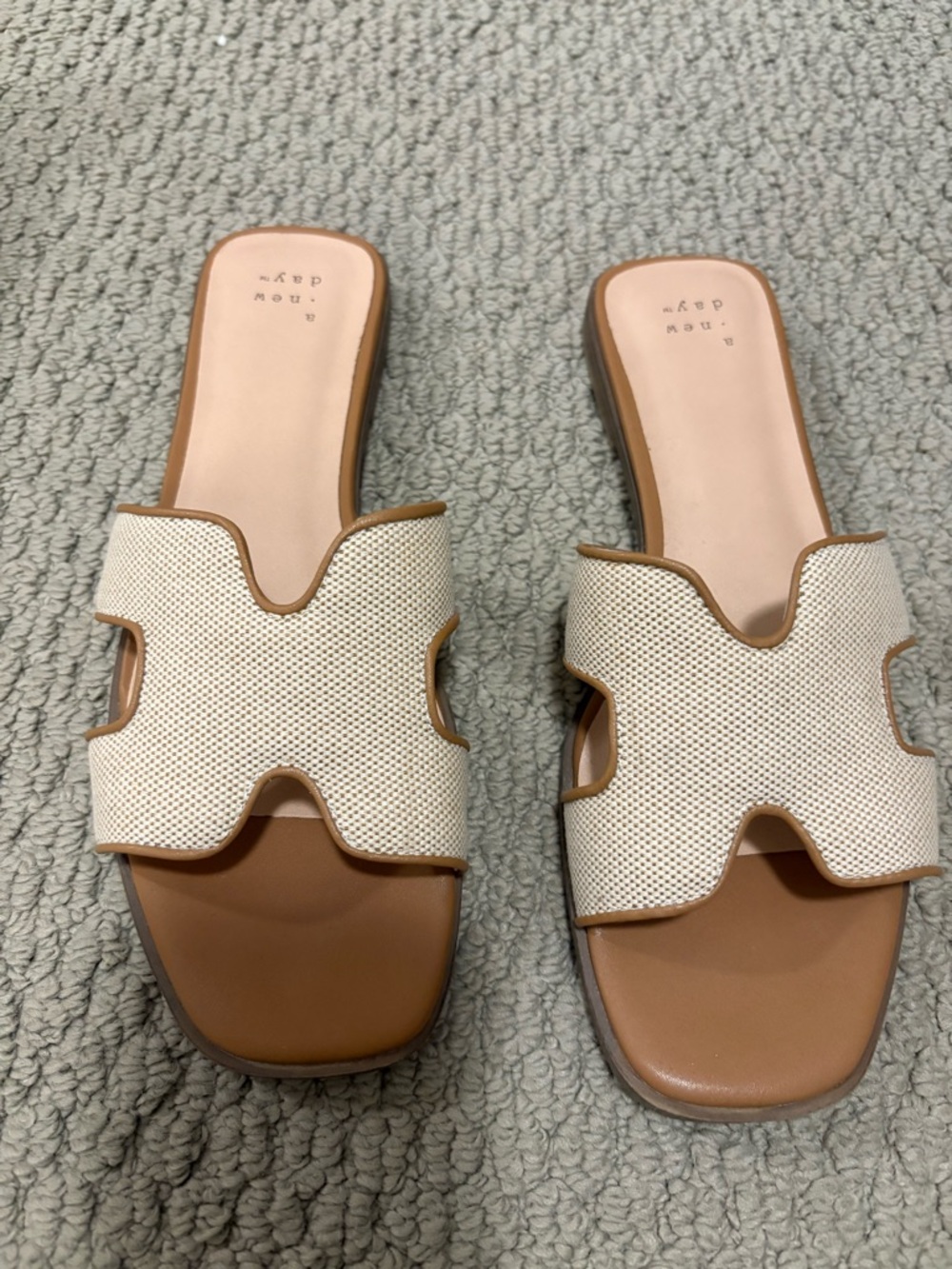 A New Day Women’s Tan & Cream Slide Sandals NWOT